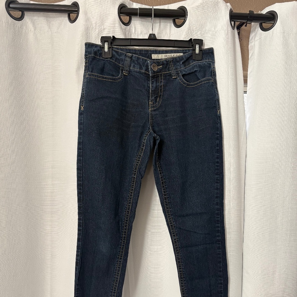DKNY size 8 skinny jeans